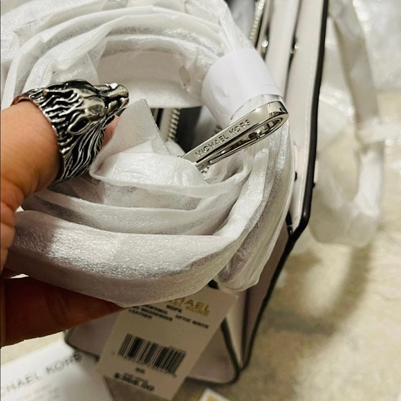NWT Michael Kors Hope Medium Saffiano Leather Messenger Bag In Optic White - Picture 10 of 12